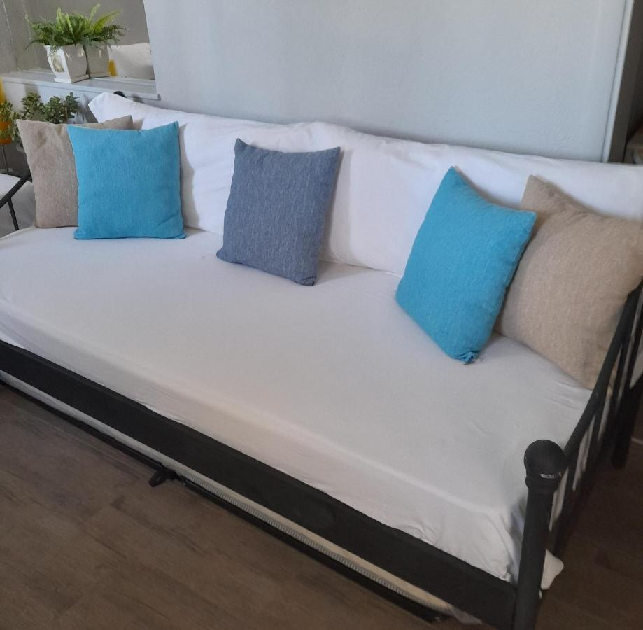 Sabbia Calda 7 Apartment Perissa  Bagian luar foto